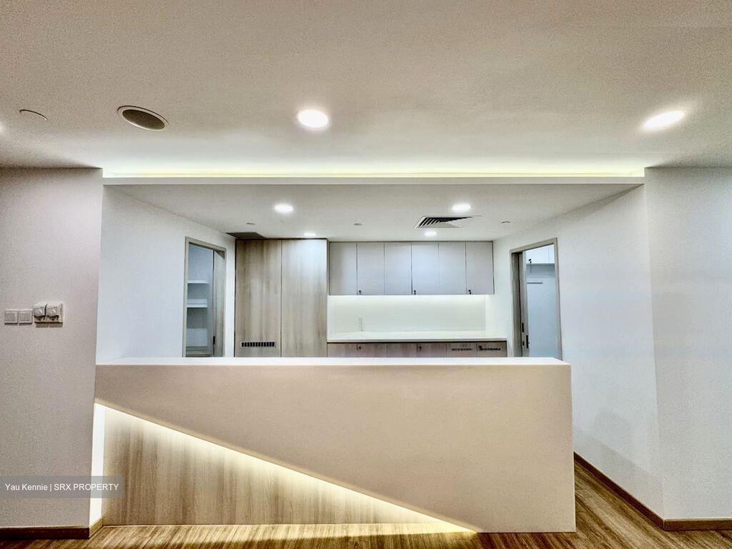 Mount Elizabeth Hospital (D9), Retail #483374741